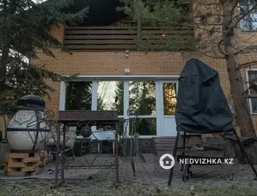 5-комнатный дом, 12 соток, 484 м²