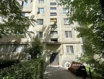 3-комнатная квартира, этаж 4 из 5, 64 м²