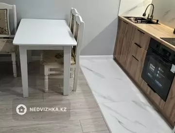 2-комнатная квартира, этаж 9 из 9, 38 м², на длительный срок