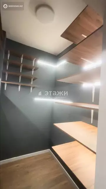 3-комнатная квартира, этаж 9 из 9, 70 м²