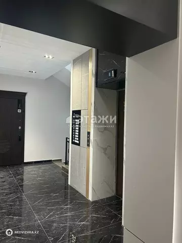 2-комнатная квартира, этаж 1 из 9, 52 м²