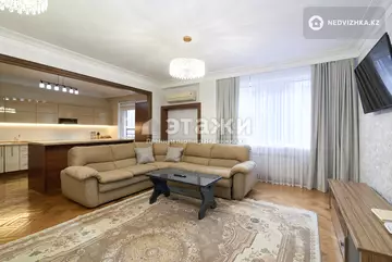 4-комнатная квартира, этаж 5 из 10, 144 м²