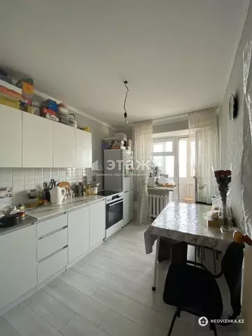 2-комнатная квартира, этаж 9 из 10, 50 м²