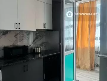 1-комнатная квартира, этаж 9 из 13, 48 м²