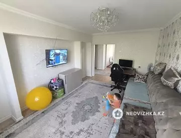 3-комнатная квартира, этаж 3 из 3, 80 м²