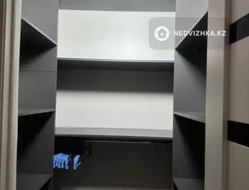 1-комнатная квартира, этаж 9 из 13, 48 м²
