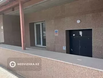 Офисное помещение, этаж 1 из 9, в жилом доме, 30 м²