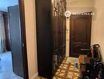 2-комнатная квартира, этаж 3 из 9, 60 м²
