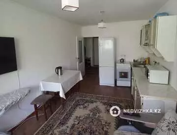 2-комнатная квартира, этаж 2 из 4, 37 м²
