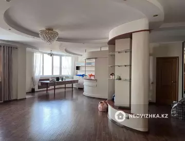 4-комнатная квартира, этаж 10 из 14, 162 м²
