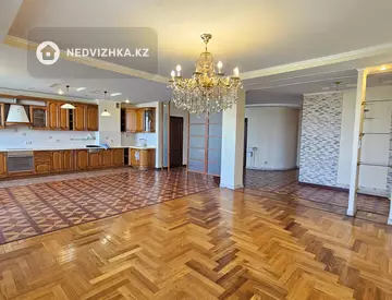 4-комнатная квартира, этаж 9 из 14, 165 м²