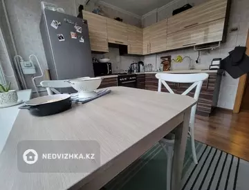 3-комнатная квартира, этаж 4 из 8, 102 м², на длительный срок