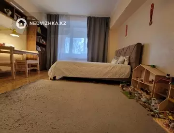 3-комнатная квартира, этаж 4 из 8, 102 м², на длительный срок
