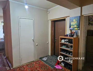 4-комнатная квартира, этаж 1 из 5, 80 м²