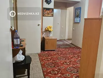 4-комнатная квартира, этаж 1 из 5, 80 м²