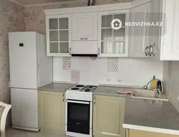 2-комнатная квартира, этаж 8 из 9, 67 м², на длительный срок