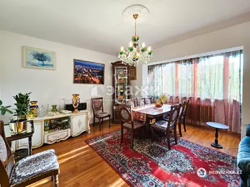 4-комнатная квартира, этаж 3 из 12, 88 м²