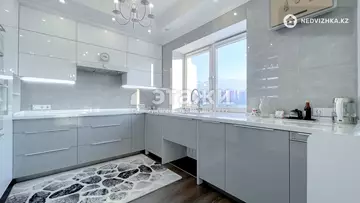 4-комнатная квартира, этаж 7 из 8, 240 м²