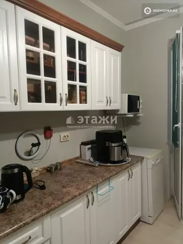 2-комнатная квартира, этаж 9 из 11, 65 м², на длительный срок