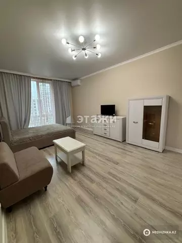 1-комнатная квартира, этаж 5 из 8, 50 м², на длительный срок
