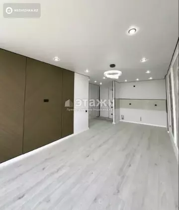 2-комнатная квартира, этаж 9 из 9, 37 м²