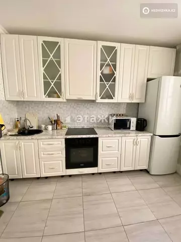 1-комнатная квартира, этаж 4 из 12, 49 м²