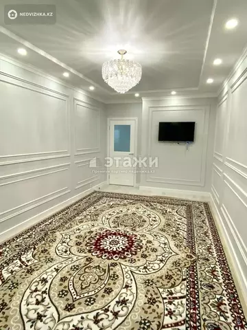 2-комнатная квартира, этаж 8 из 9, 60 м²