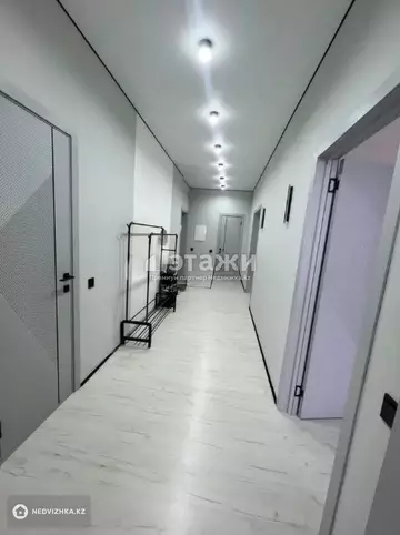 3-комнатная квартира, этаж 21 из 23, 90 м²