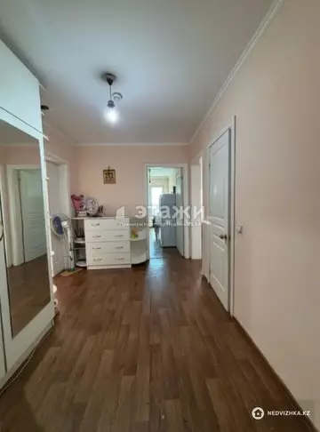 2-комнатная квартира, этаж 9 из 25, 72 м²