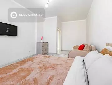 2-комнатная квартира, этаж 8 из 10, 75 м², посуточно