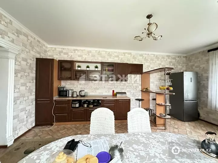 368 м², 8-комнатный дом, 5.5 соток, 368 м², изображение - 1