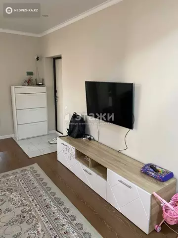 2-комнатная квартира, этаж 9 из 10, 60 м²