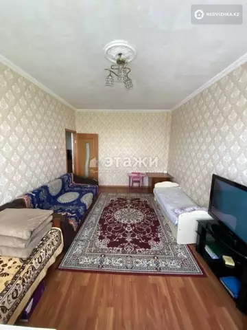2-комнатная квартира, этаж 4 из 5, 60 м²