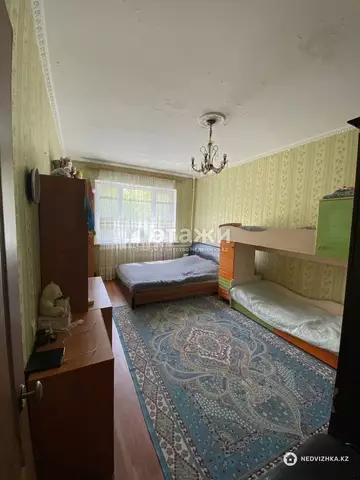 2-комнатная квартира, этаж 4 из 5, 60 м²
