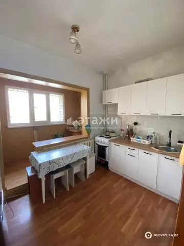 2-комнатная квартира, этаж 4 из 5, 60 м²