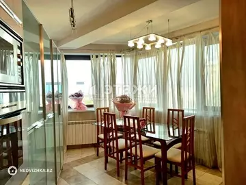 3-комнатная квартира, этаж 7 из 20, 140 м², на длительный срок
