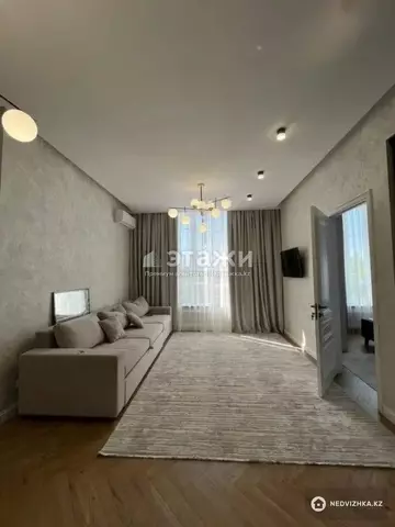 3-комнатная квартира, этаж 1 из 14, 80 м², на длительный срок