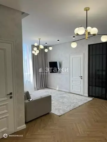 3-комнатная квартира, этаж 1 из 14, 80 м², на длительный срок