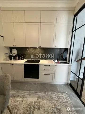 3-комнатная квартира, этаж 1 из 14, 80 м², на длительный срок