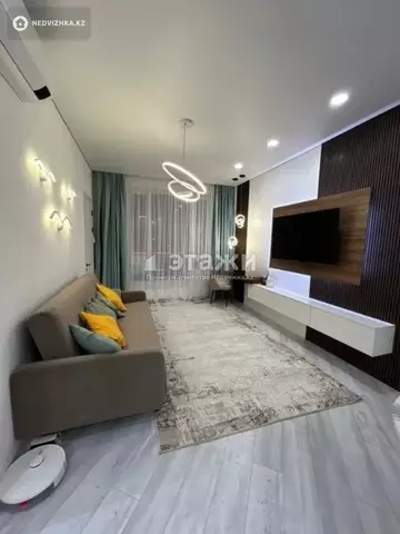 2-комнатная квартира, этаж 4 из 15, 50 м², на длительный срок