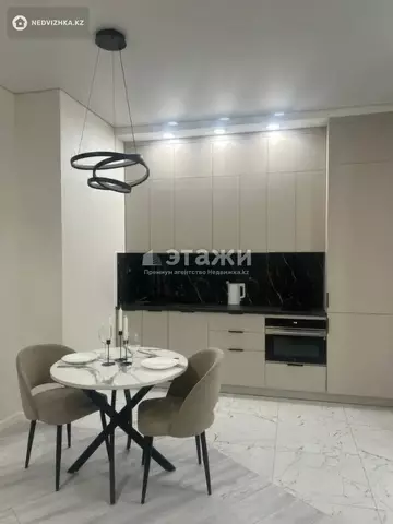 2-комнатная квартира, этаж 4 из 15, 50 м², на длительный срок