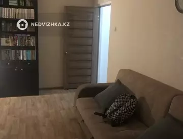 3-комнатная квартира, этаж 4 из 5, 48 м², посуточно