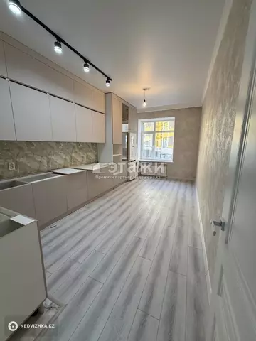 70.8 м², 3-комнатная квартира, этаж 2 из 12, 71 м², изображение - 11