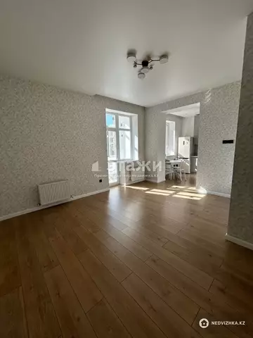 2-комнатная квартира, этаж 7 из 15, 53 м²