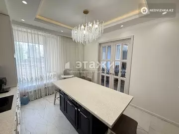 4-комнатная квартира, этаж 1 из 10, 122 м²