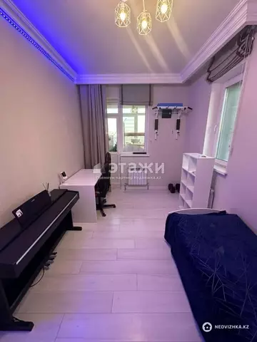 4-комнатная квартира, этаж 8 из 21, 86 м²