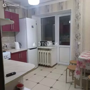 2-комнатная квартира, этаж 4 из 5, 48 м²