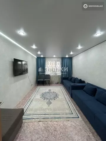 2-комнатная квартира, этаж 4 из 5, 54 м²