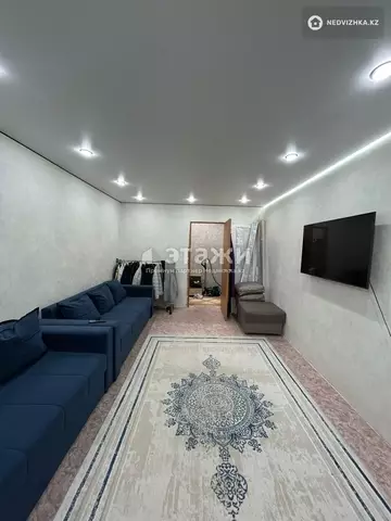 2-комнатная квартира, этаж 4 из 5, 54 м²