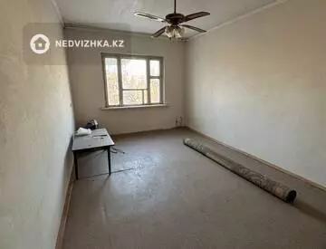 2-комнатная квартира, этаж 3 из 5, 49 м²
